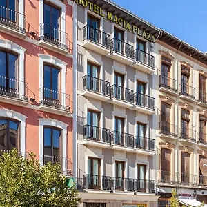 https://macia-plaza-granada.es-andalucia.com